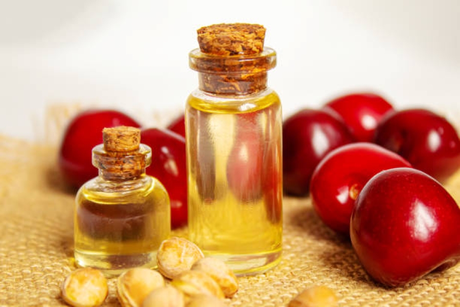 Sweet cherry kernel oil
