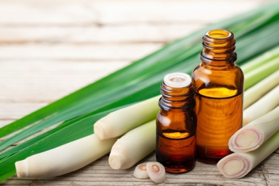 Organic Lemongrass Oil